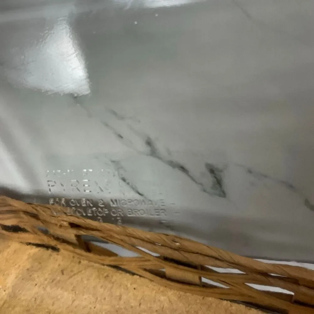 Pyrex vintage baker